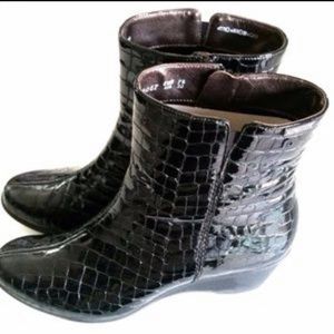 MEPHISTO patent crock wedge booties.